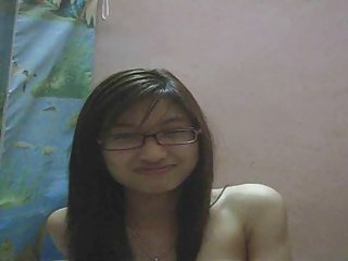 当轮到我时，我的妹妹滋润了我的阴部