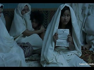 克劳迪娅·巴维尔和她的屁股度过了下午与纳乔维达尔