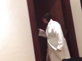 我年轻的侄女喜欢我给他的小提琴..