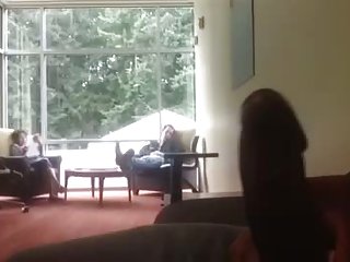 肥胖的母亲喜欢矮人和年轻人的阴茎