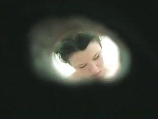 我认识我丈夫的一位朋友，我非常喜欢他